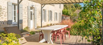 Les Violettes Guest Room – Comfort and Serenity in Saint-Romain-de-Benet