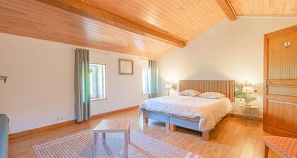 Gästezimmer Les Fougères – Raum und Komfort in Saint-Romain-de-Benet