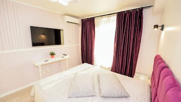 Premium bedding, in-room safe, blackout drapes, iron/ironing board