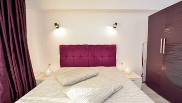 Premium bedding, in-room safe, blackout drapes, iron/ironing board