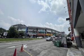Unclassified image, 3 of 3, button - Hotel Crystal Villa (Kajang)
