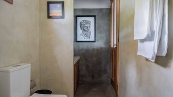 Kamar Double Mewah, pemandangan gunung | Kamar mandi | Jubah mandi