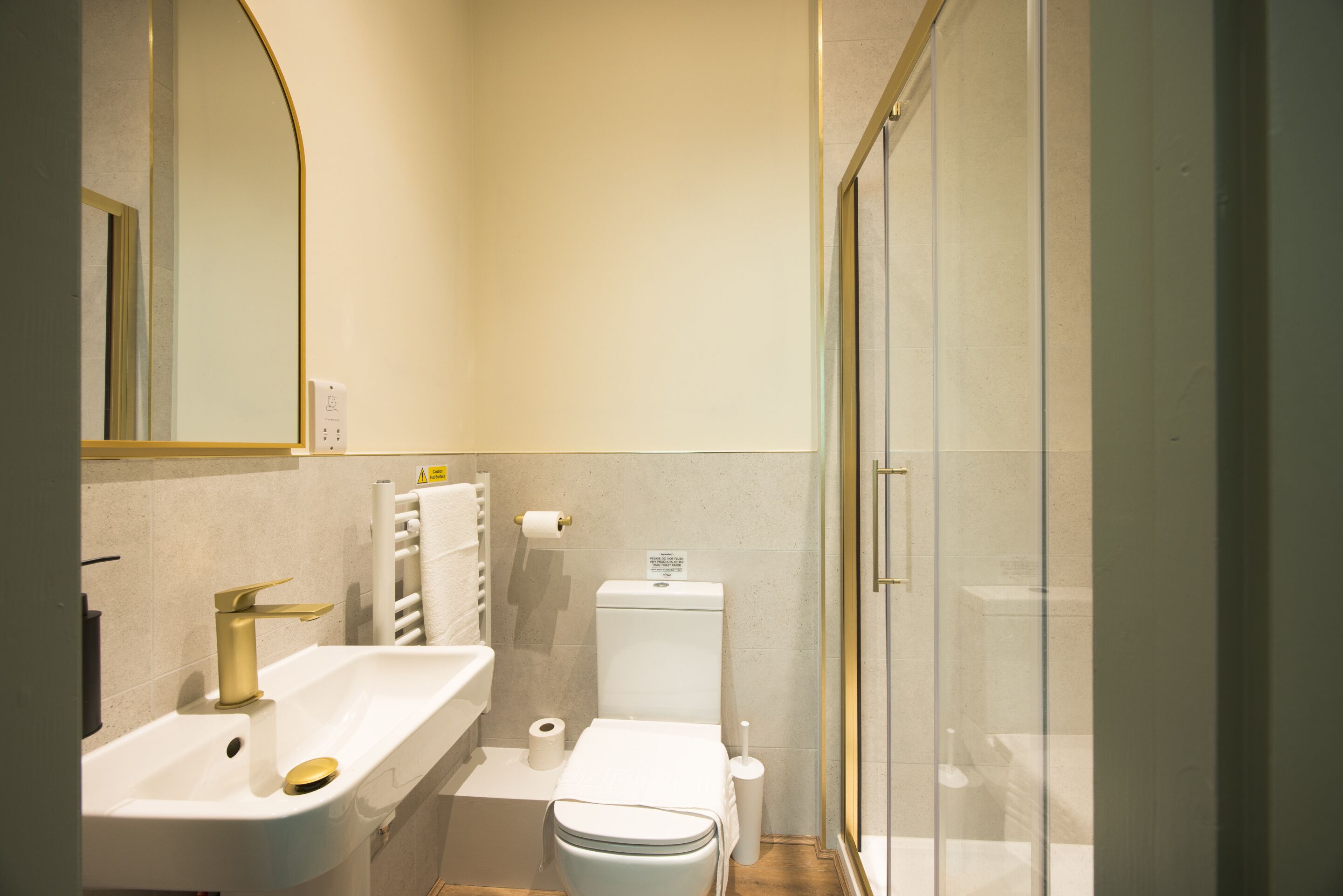 Classic Suite, 1 Bedroom, Ensuite | Bathroom