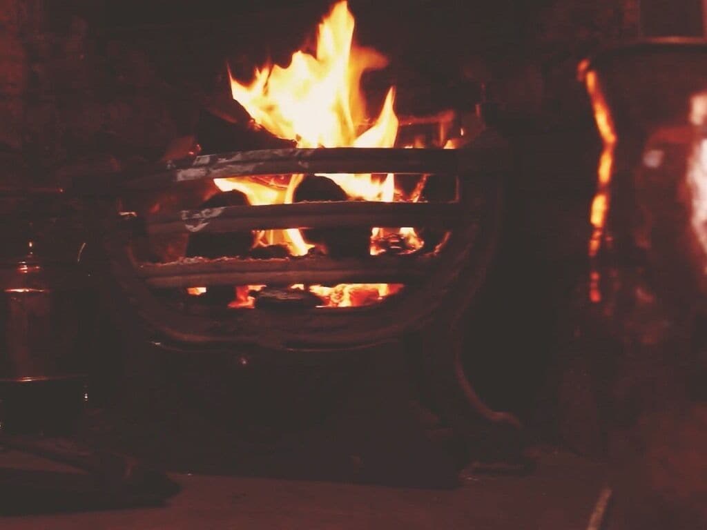 Bar (trong khuôn viên)