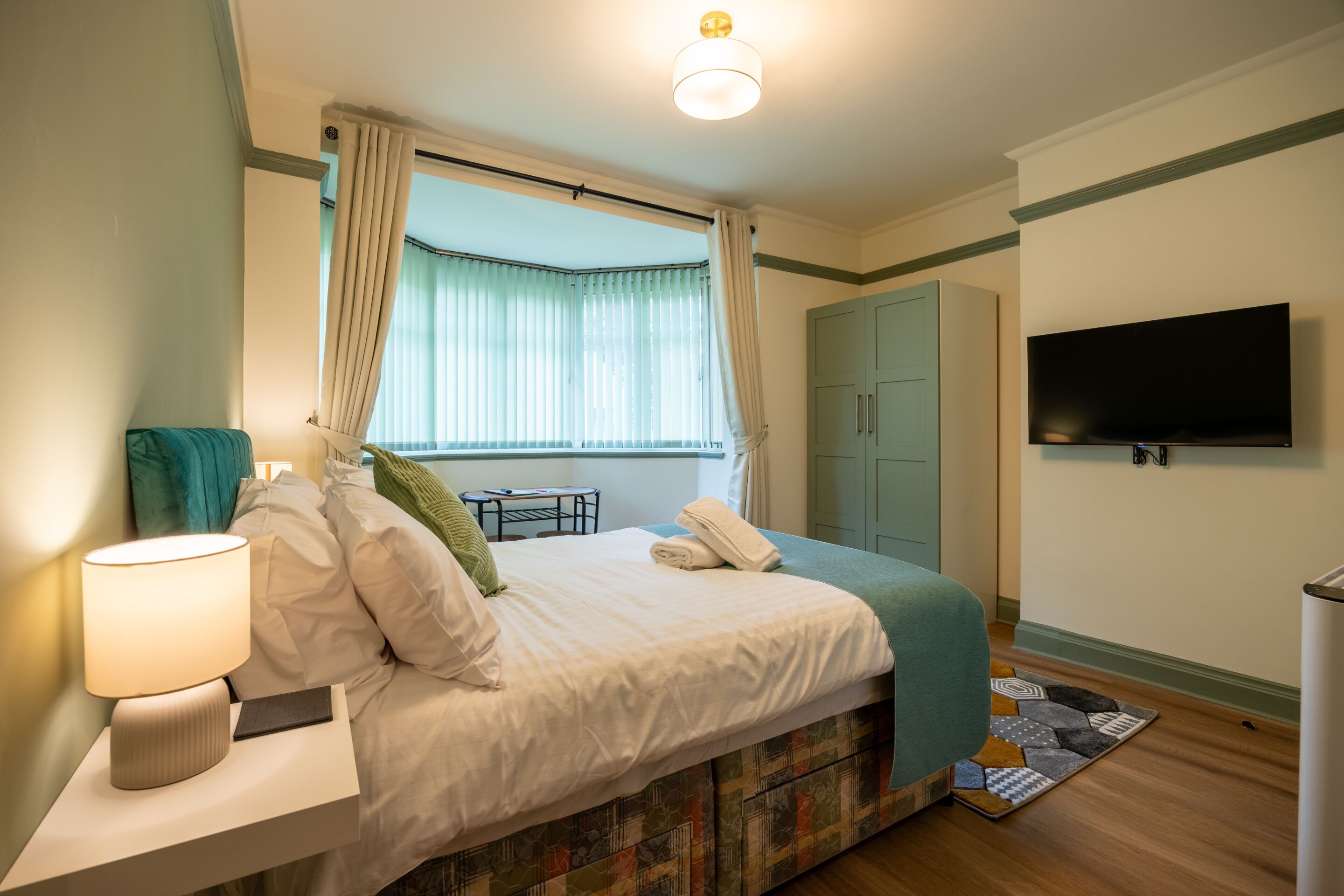 Classic Double Room, Ensuite (Double room) | Iron/ironing board, free WiFi