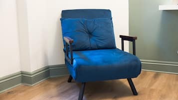 Classic Triple Room, Ensuite | Iron/ironing board, free WiFi