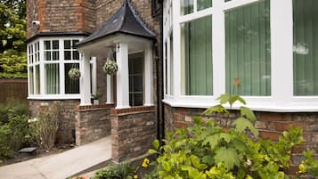 Classic Triple Room, Ensuite | Property entrance