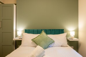 Habitación clásica doble, baño privado (Double room) | Tabla de planchar con plancha y wifi gratis