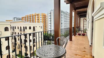 Studio – deluxe, balkong, byutsikt | Utsikt fra rommet