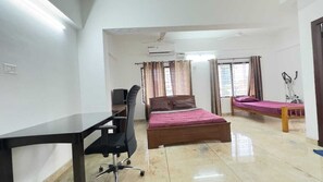 2 quartos, ferros/tábuas de passar roupa, Wi-Fi, roupa de cama