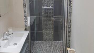 Dusch, hÄrtork och handdukar