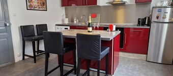 Apartment 'The Clubhouse - Hypercentre Épernay' with Mountain View and Wi-Fi
