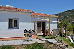 Apartment, 2 Bedrooms, Balcony, Mountain View