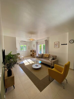 Apartment, 2 Bedrooms, Balcony, Mountain View | Living room | Printers - Sobremesa Boutique (Sayalonga)