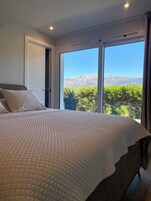 公寓, 1 间卧室, 山景 | 记忆海绵床垫、笔记本电脑工作区、遮光窗帘、免费 WiFi