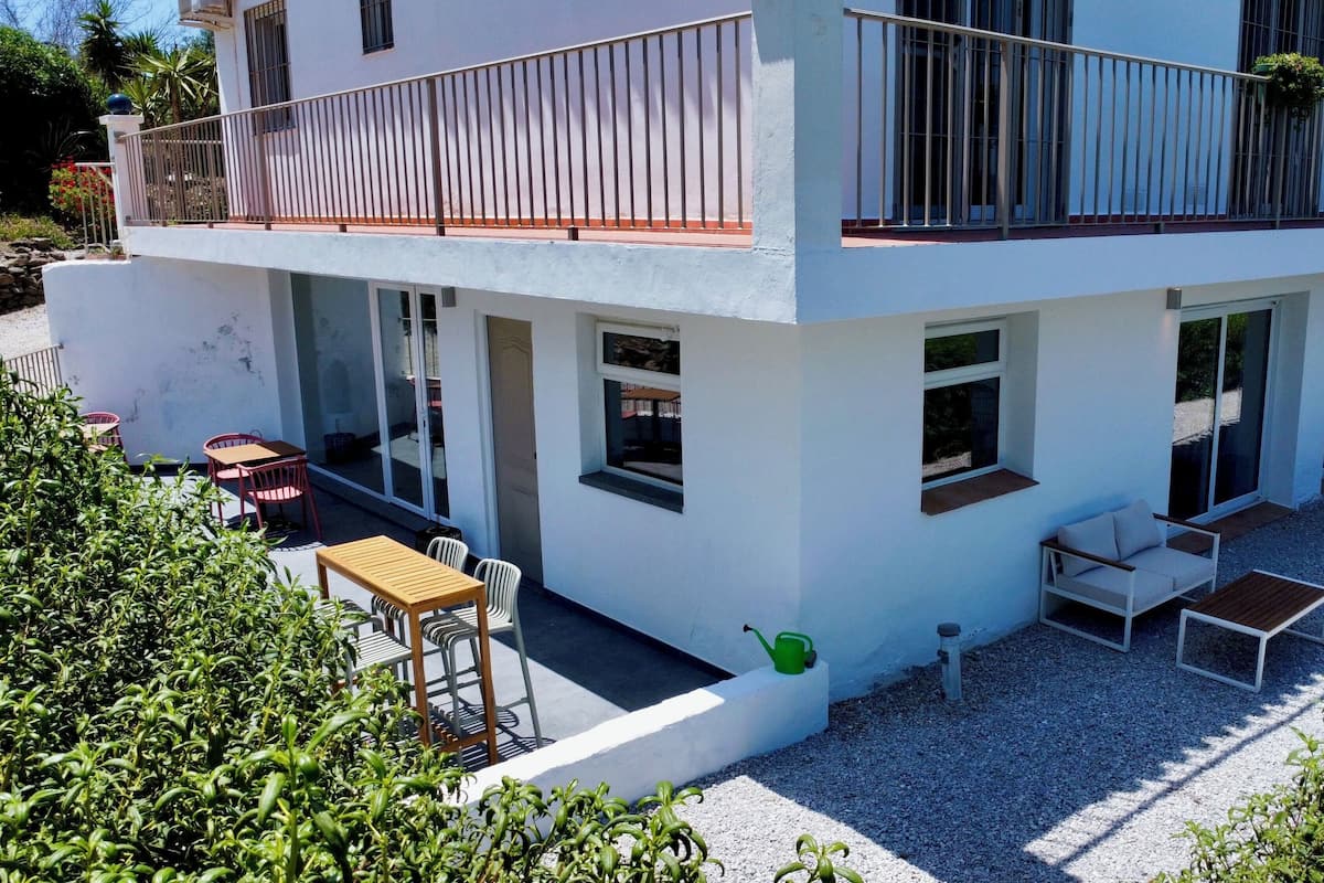 Apartment, 1 Bedroom, Mountain View | Living area
