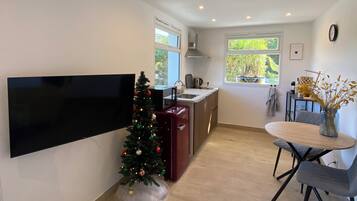 Appartement, 1 slaapkamer, uitzicht op bergen | Woonruimte | Een printer