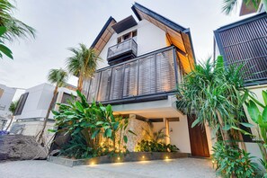 Fachada de la propiedad