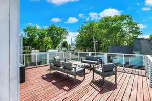 Terrace/patio - Fountain Square Gem w/ Rooftop Patio & Fire Pit (Indianapolis)