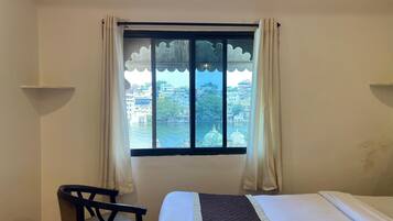 Deluxe Room | Soundproofing, free WiFi