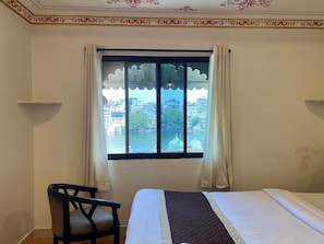 Deluxe Room | Free WiFi