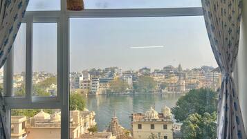 Superior Room | Lake view