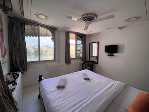 Deluxe Room | Room amenity
