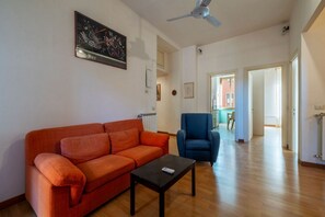 Living area - GuestHost - Comfy Apartment Garbatella Roma (Rome)