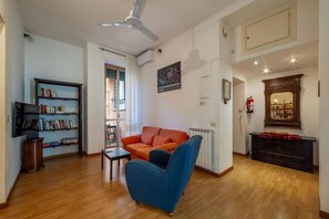 Living area - GuestHost - Comfy Apartment Garbatella Roma (Rome)
