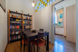 Interior - GuestHost - Comfy Apartment Garbatella Roma (Rome)