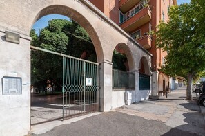 Property grounds - GuestHost - Comfy Apartment Garbatella Roma (Rome)