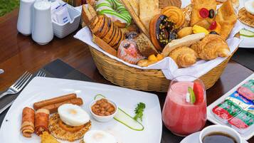 Daily continental breakfast for a fee