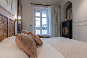 1 habitación, tabla de planchar con plancha, wifi gratis y ropa de cama 