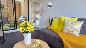 Smart TV - Urban sun in Broadway Sydney (Chippendale)