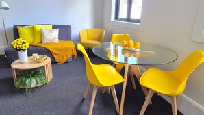 Dining - Urban sun in Broadway Sydney (Chippendale)