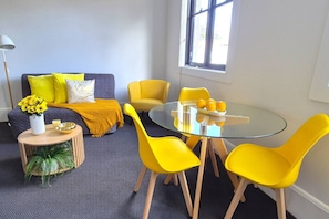 Dining - Urban sun in Broadway Sydney (Chippendale)
