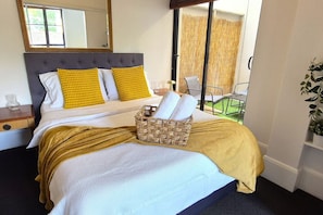 Iron/ironing board, free WiFi, bed sheets, wheelchair access
