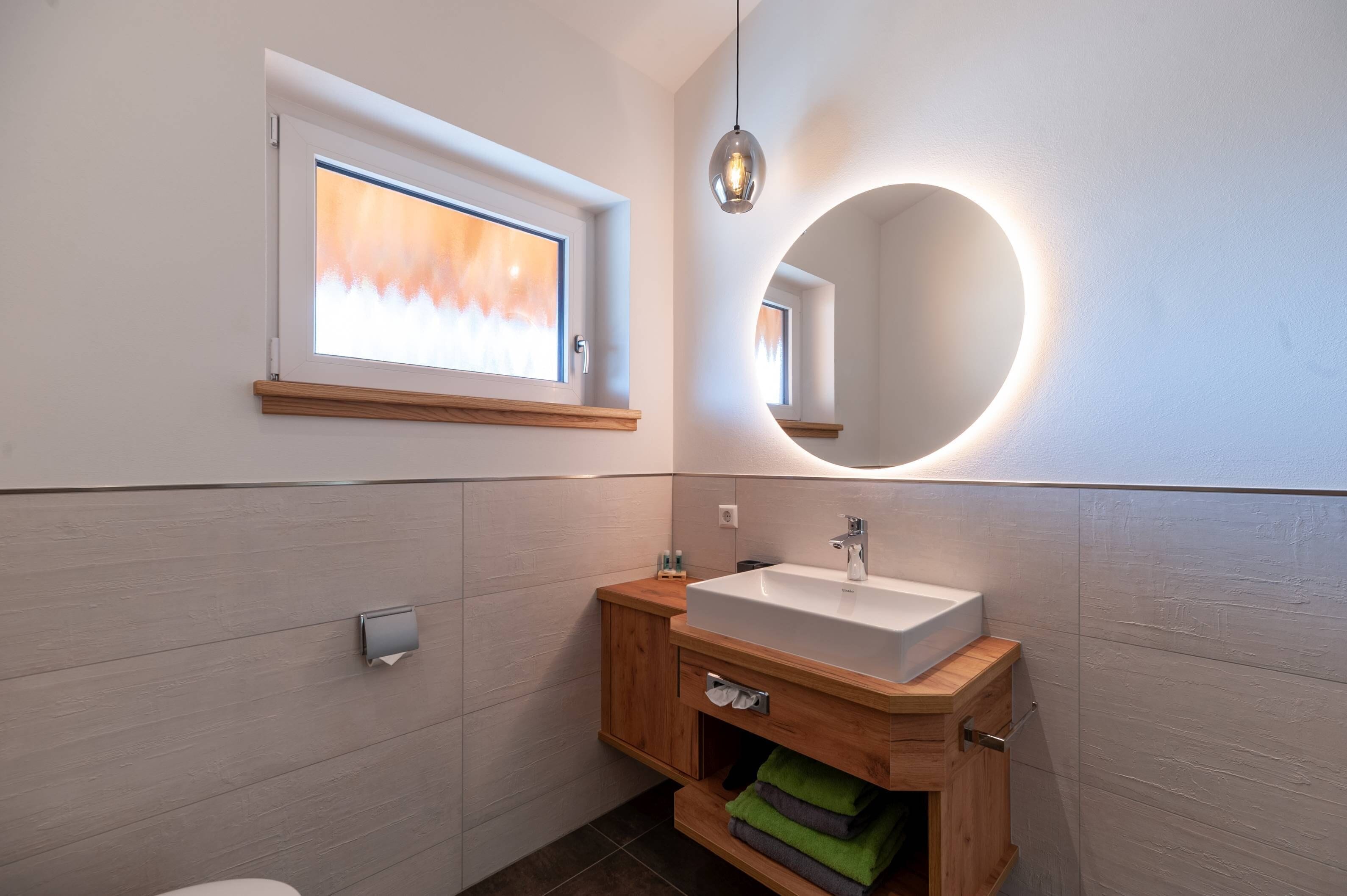 Schwarzwaldblick Balkon | In-room safe, desk, soundproofing, free WiFi