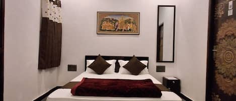 4 bedrooms, WiFi, bed sheets