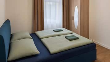 5 habitaciones, tabla de planchar con plancha, wifi y ropa de cama