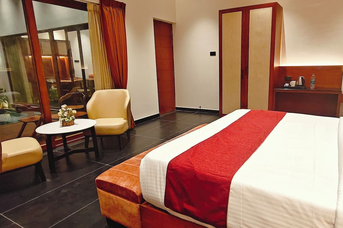 시그니처 스위트, 수영장 전망 | 책상, 노트북 작업 공간, 암막 커튼, 무료 WiFi