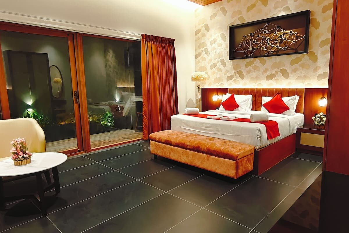 주니어 스위트, 수영장 전망 | 책상, 노트북 작업 공간, 암막 커튼, 무료 WiFi