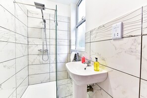 Bathroom - Drayton Green Road (London)
