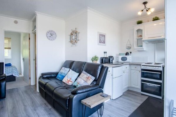 Room - Bayview 32 - 2 Bedroom Chalet - Bayview Oxwich (Penrice)