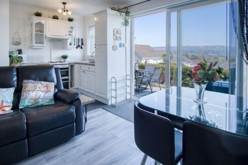 Bayview 32 - 2 Bedroom Chalet - Bayview Oxwich