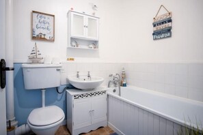 Room - Bayview 32 - 2 Bedroom Chalet - Bayview Oxwich (Penrice)