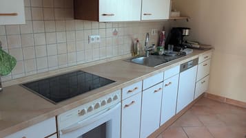 Microondas, horno y parrilla de estufa