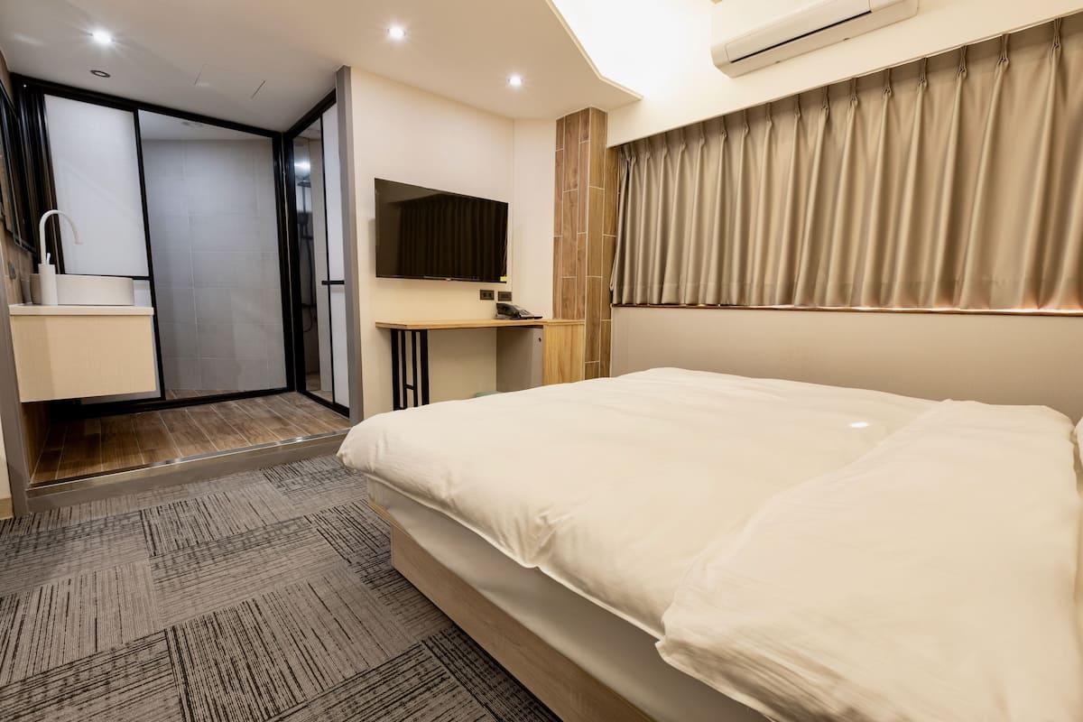Quarto casal conforto, vista para a cidade | Wi-Fi de cortesia
