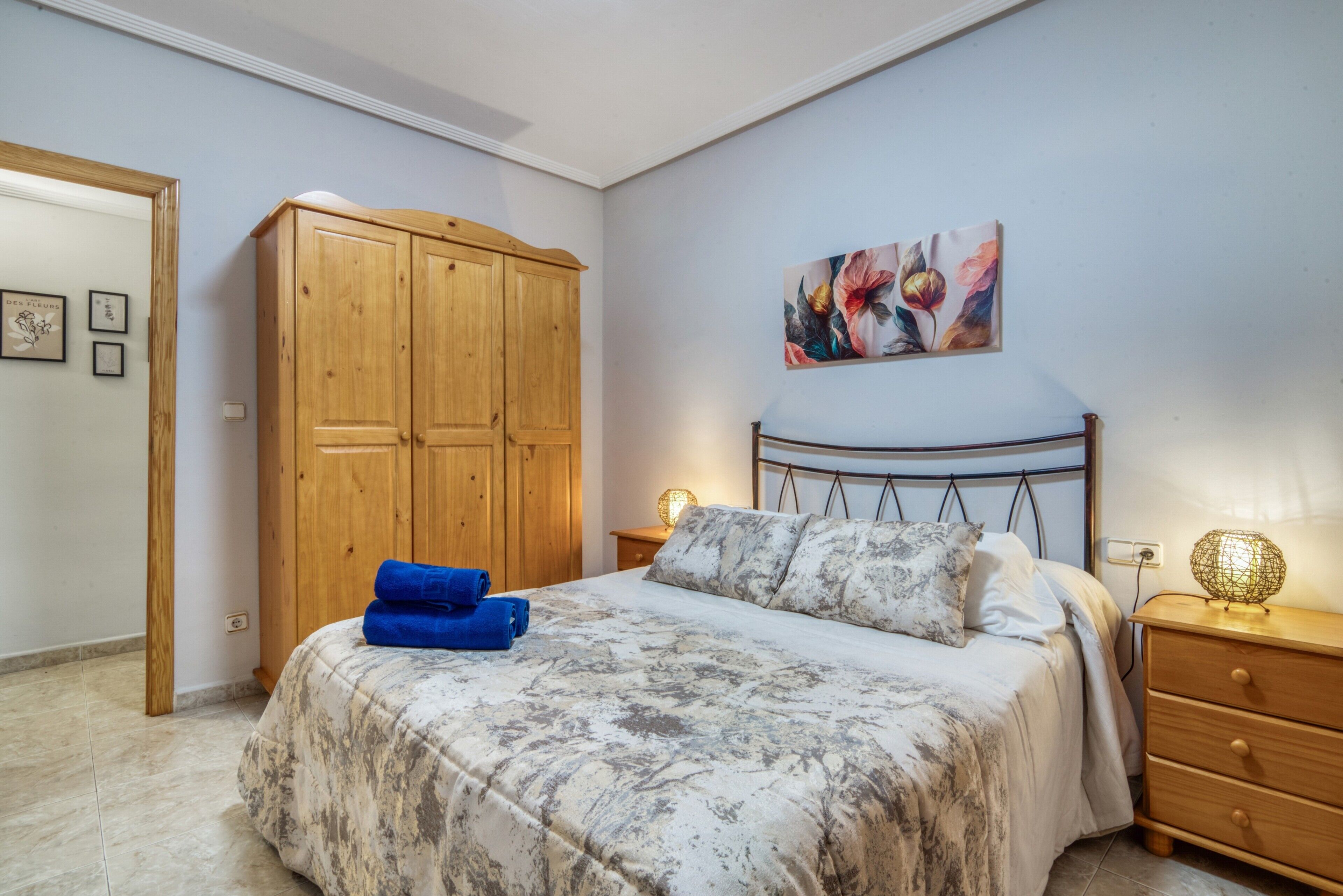 3 bedrooms, iron/ironing board, WiFi, bed sheets