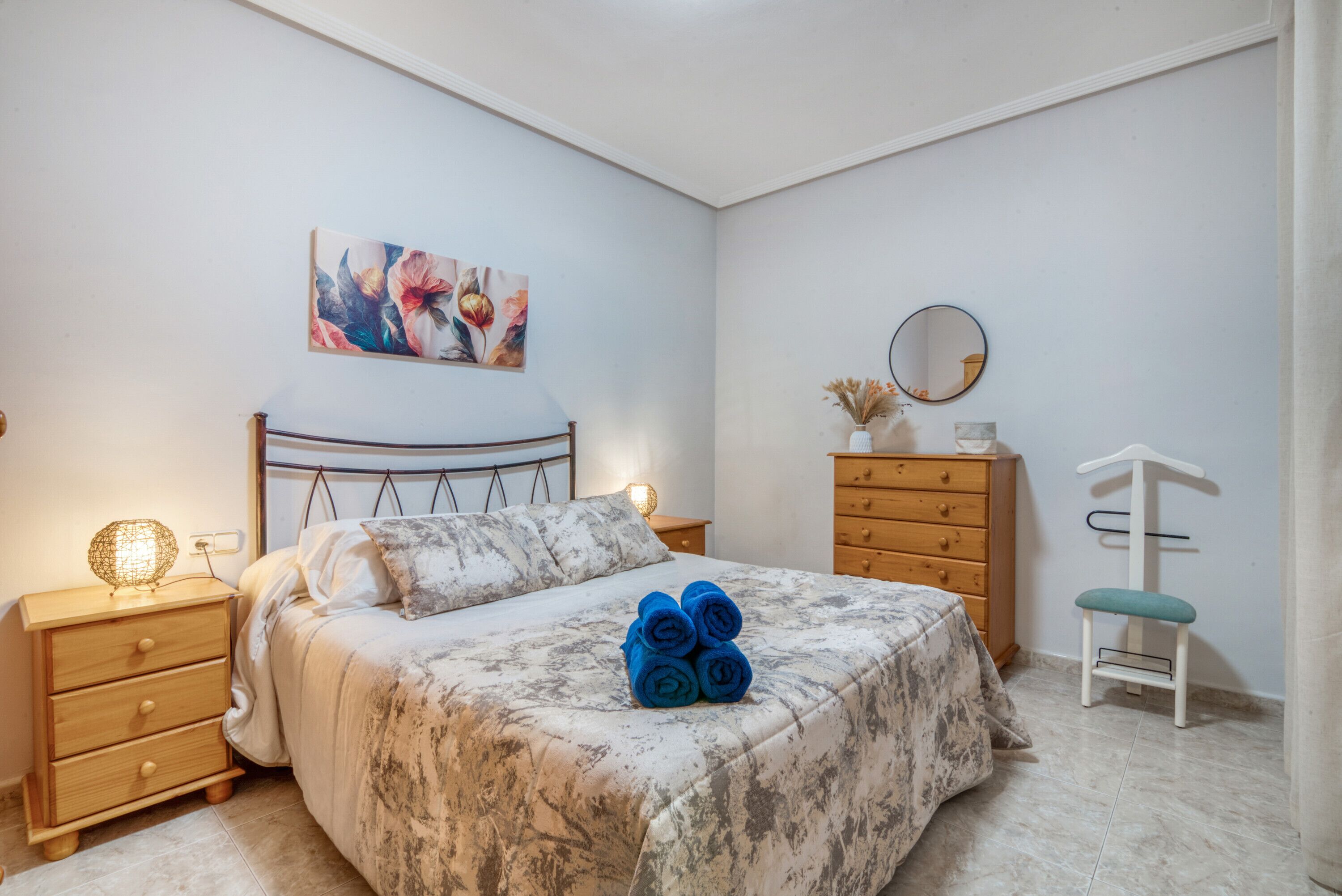 3 dormitorios, tabla de planchar con plancha, wifi y ropa de cama